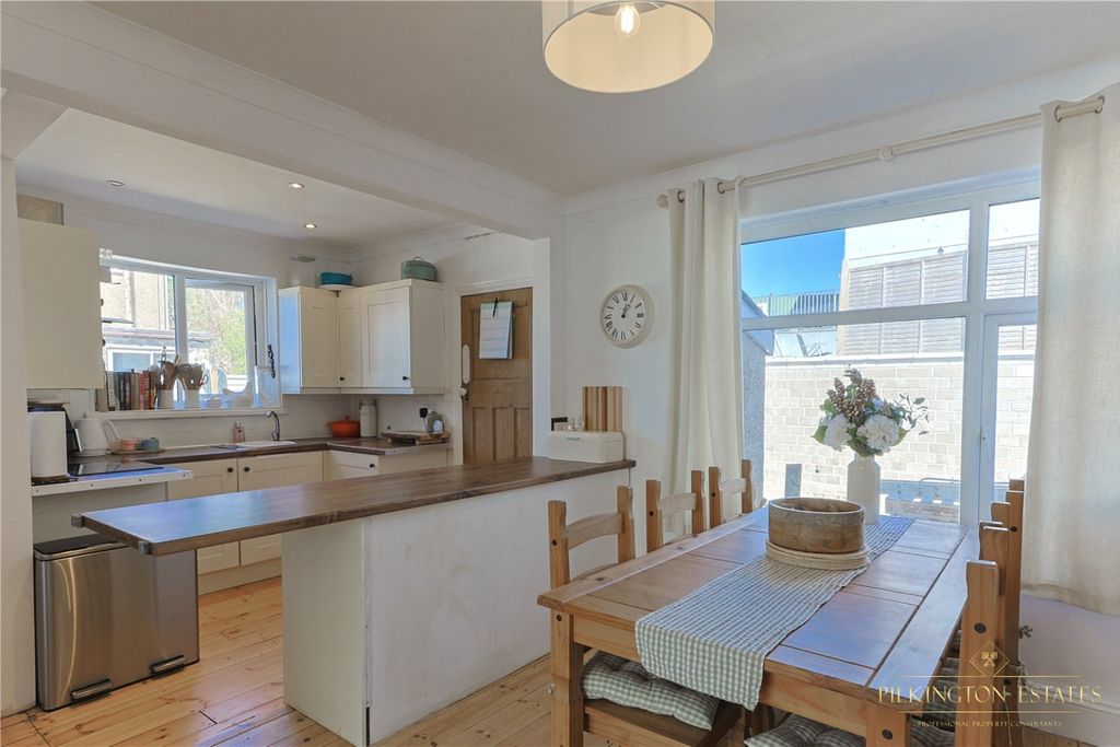 Property photo 3 of 14 4275166