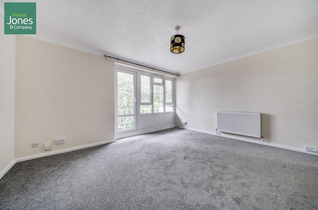 Property photo 3 of 17 B8538405-ce11-483...