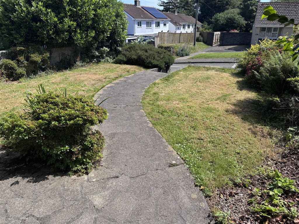 Property photo 3 of 25