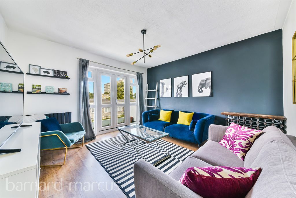 Property photo 2 of 12