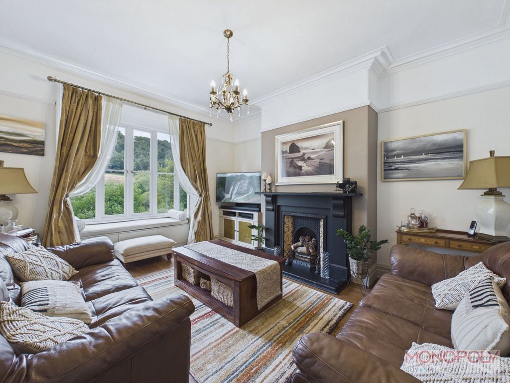 Property photo 2 of 52