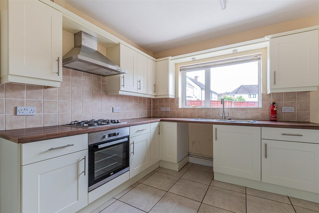 Property photo 2 of 11 Pwllmelin Road 165-10.Jpg
