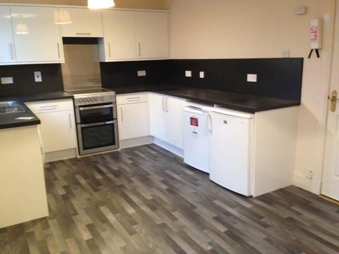 Property photo 1 of 9 Newly Installed Dining Kitchen