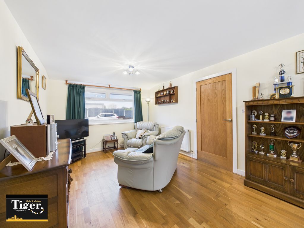 Property photo 2 of 28 Cam03440G0-Pr0487-Still031