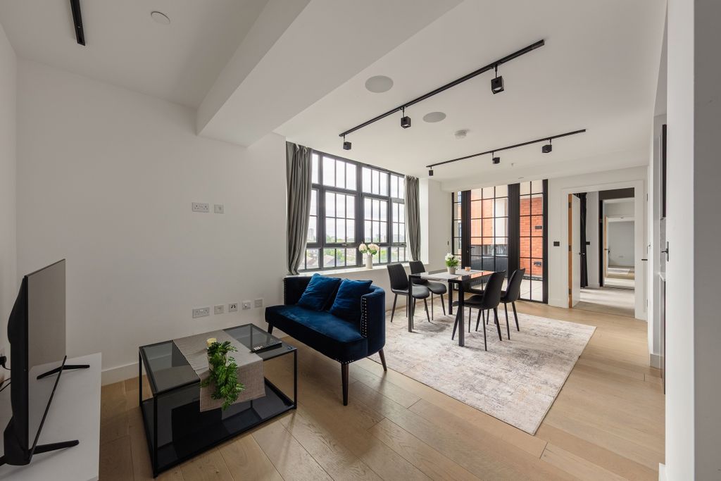 Property photo 1 of 11 094A8305