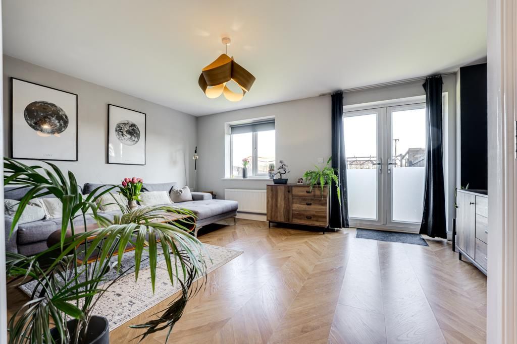 Property photo 2 of 35 16 Perkins Close, Great Oakley-26.Jpg