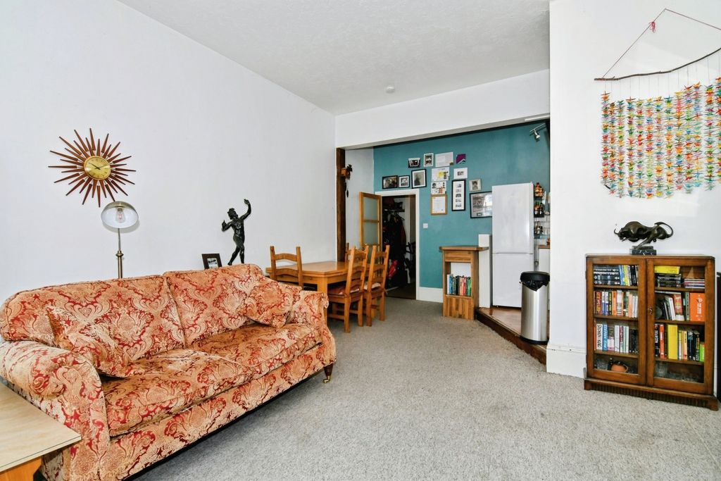 Property photo 3 of 8 Image 2