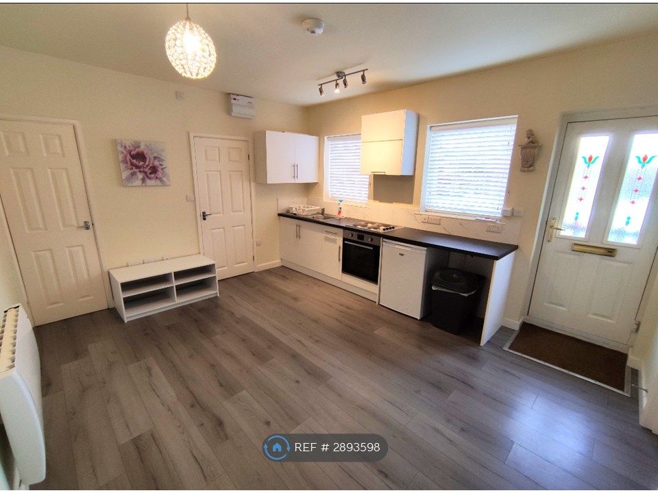 Property photo 1 of 8 Living/Kitchen Room Area