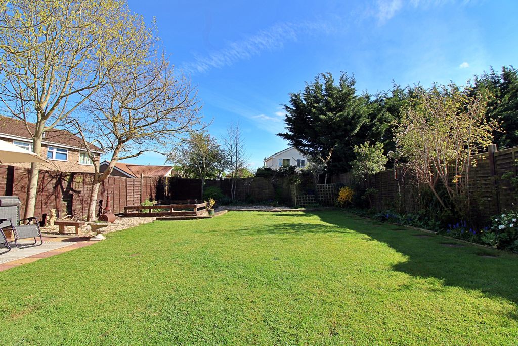 Property photo 2 of 16 Garden