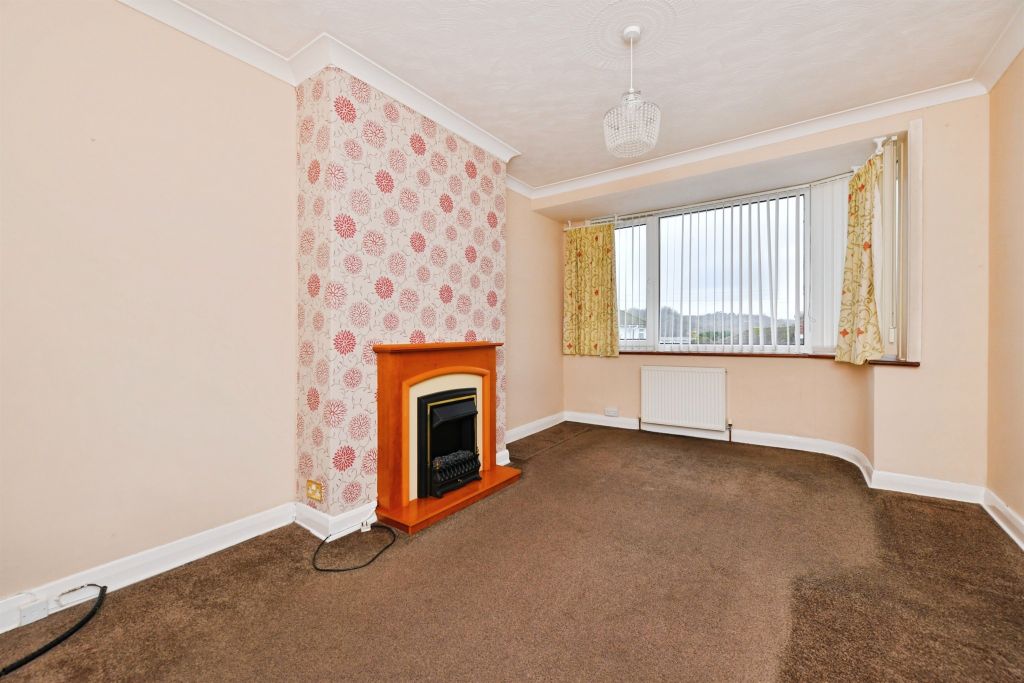 Property photo 2 of 23 Lounge