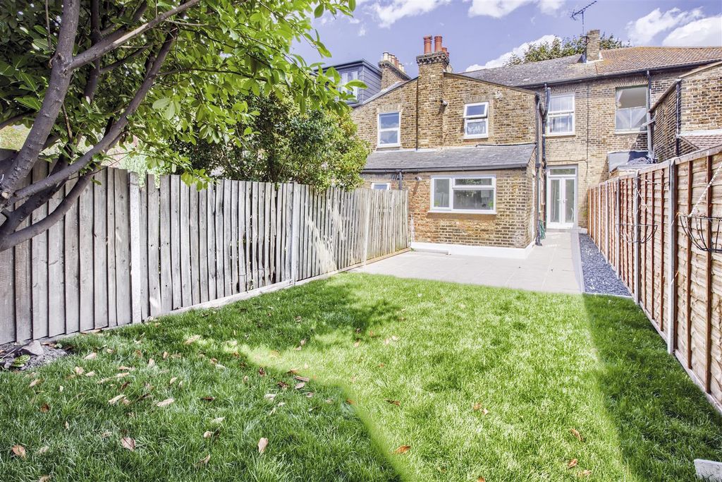 Property photo 3 of 36 4