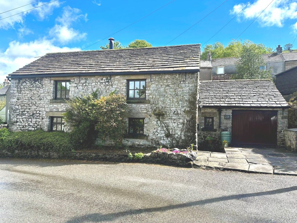 Property photo 2 of 16