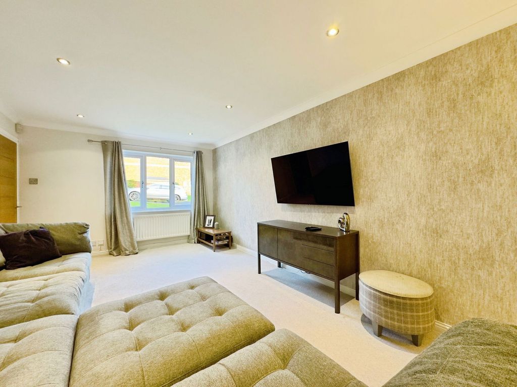 Property photo 3 of 43