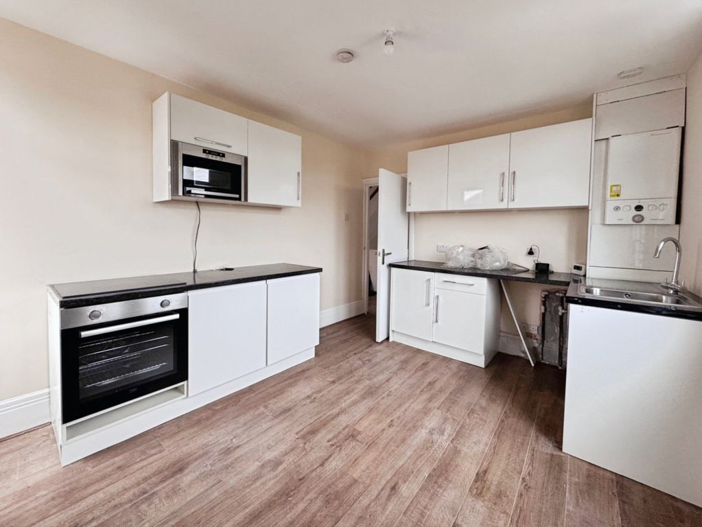 Property photo 3 of 8 Pbox-Img.Jpg