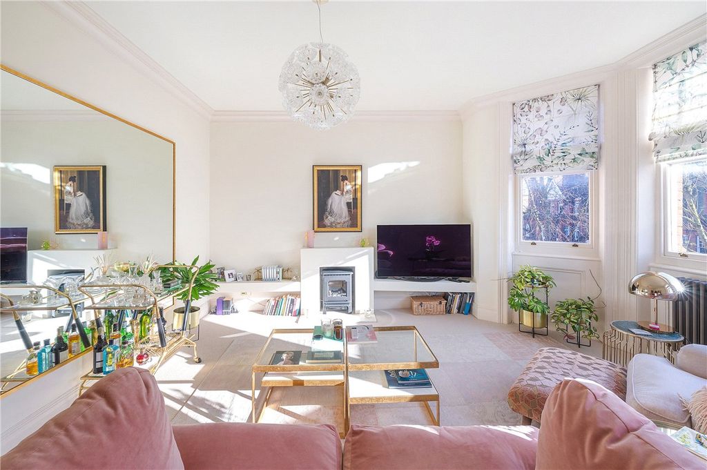 Property photo 2 of 21 Reception