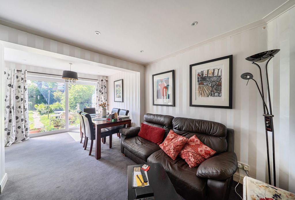 Property photo 1 of 13 1449591-15-69F1Df...