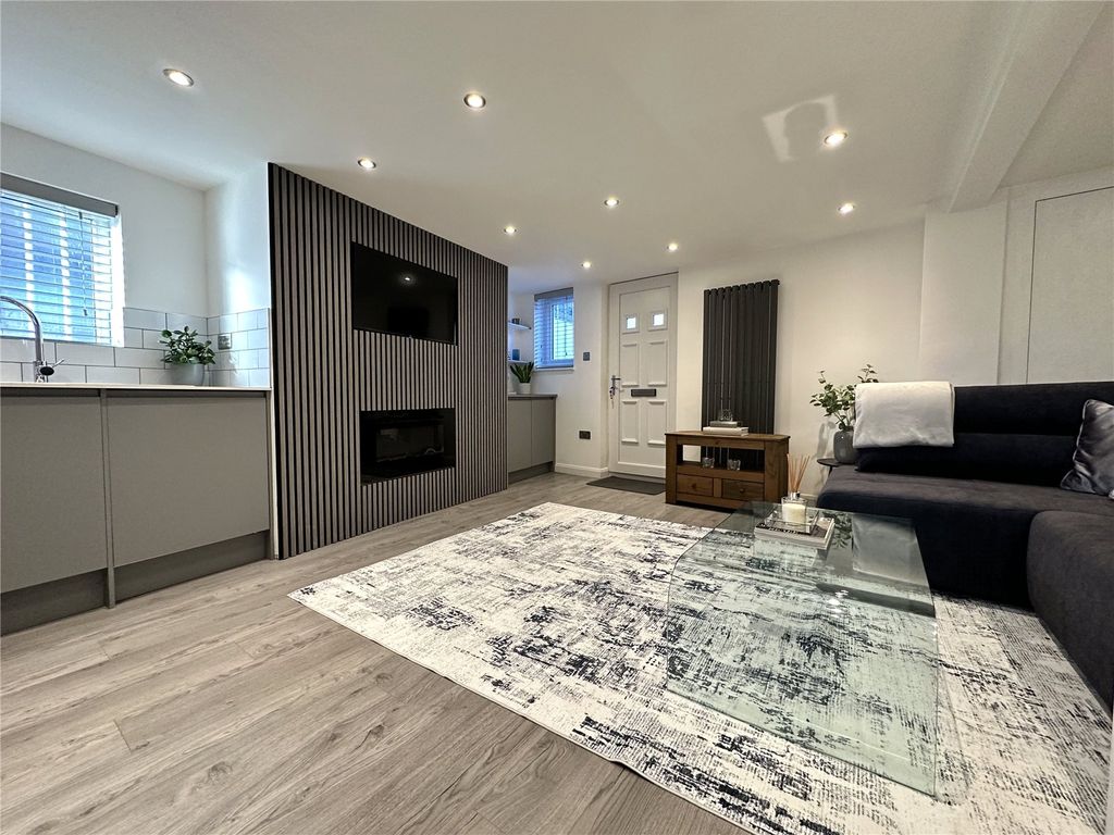 Property photo 1 of 11 Picture No. 01