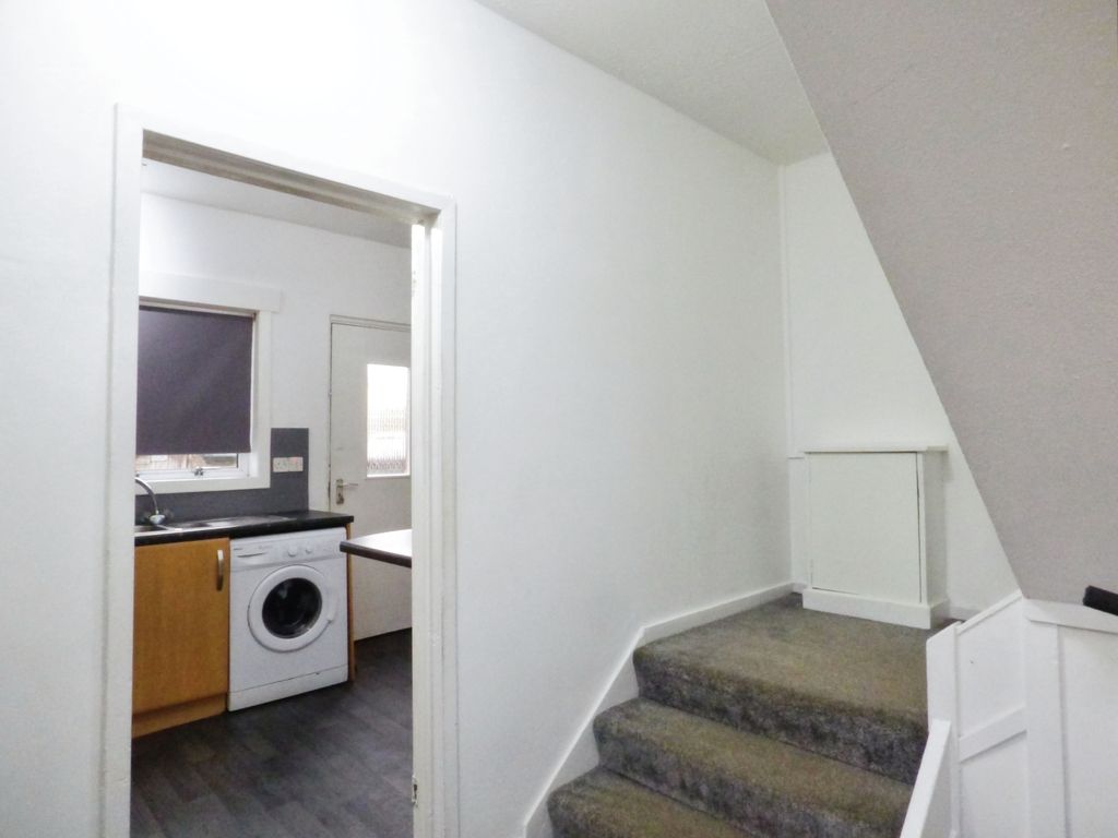 Property photo 3 of 13 Entrance Hall