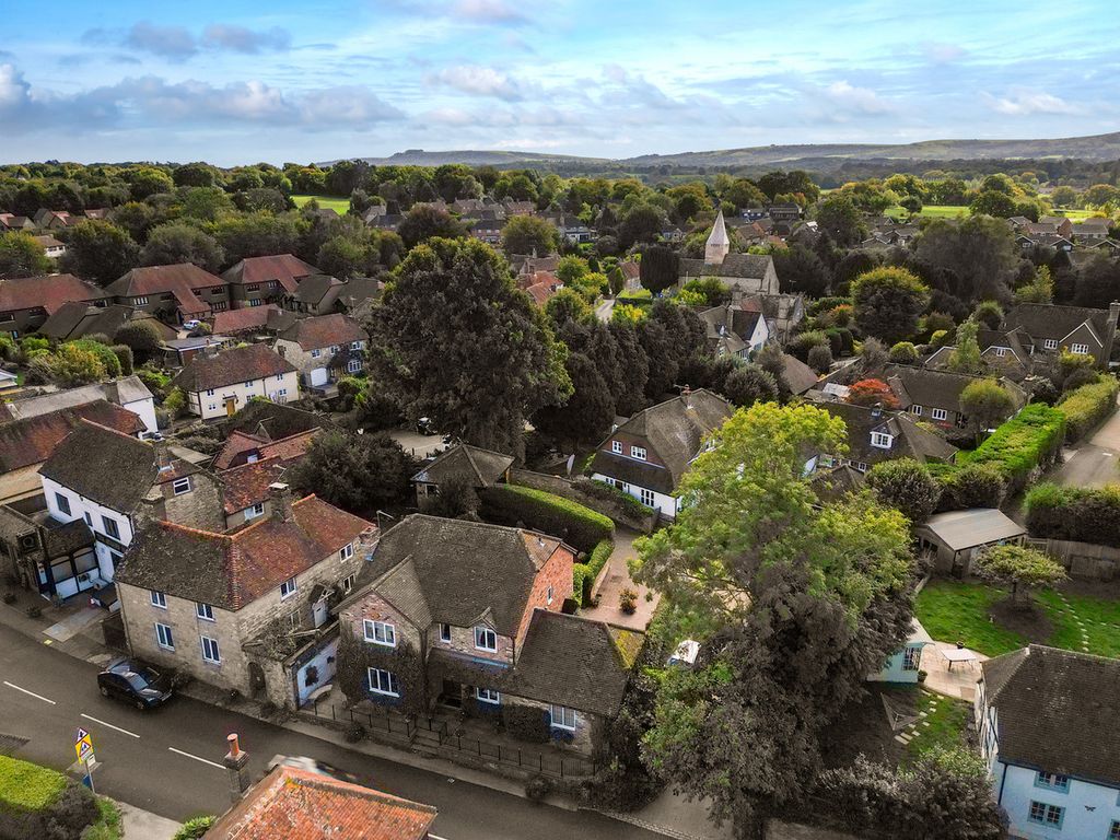 Property photo 2 of 22