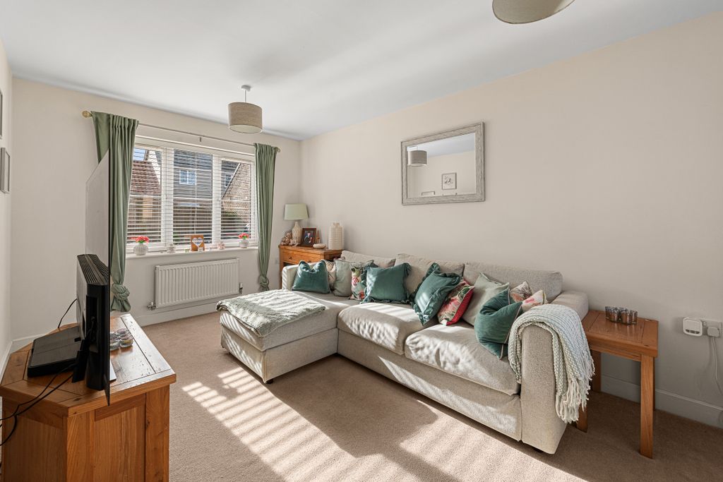 Property photo 2 of 25