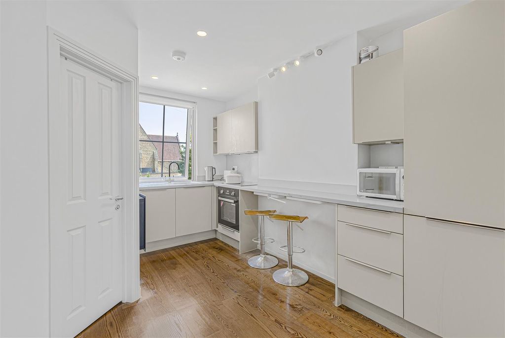 Property photo 2 of 29 Flat 3, 320 Banbury Road (19).Jpg