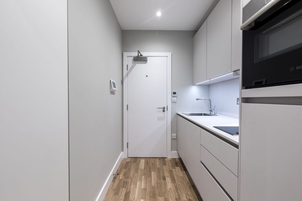 Property photo 1 of 10 Living_Room