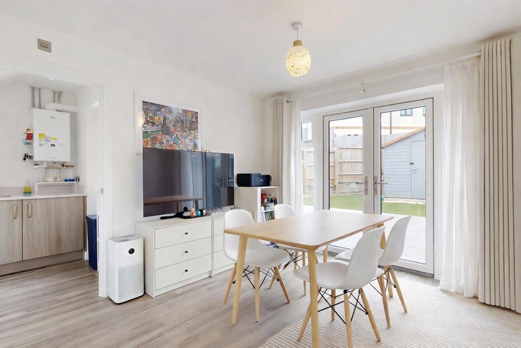 Property photo 3 of 19 51F68Fe0-E3F5-4609-8D73-F973491A43B2.Png