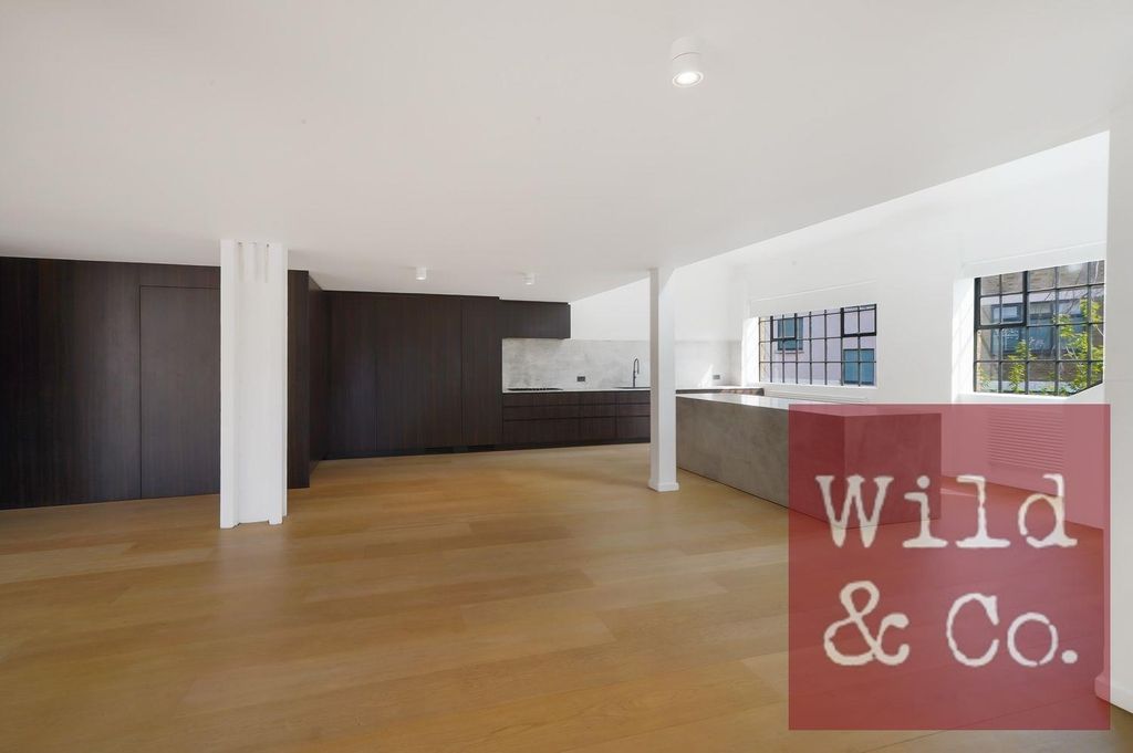 Property photo 2 of 21 Haybridge House - R9Auxjbykzlxhvt4M5Kl.Jpg