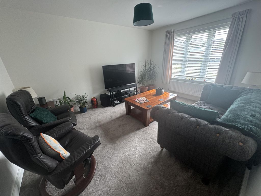 Property photo 2 of 26