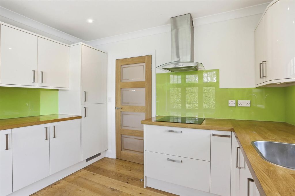 Property photo 3 of 17 1650616965 - 15.Jpg