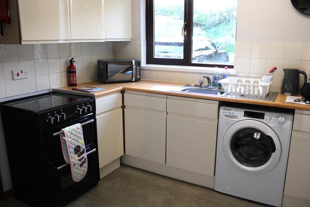Property photo 2 of 11 Kitchen