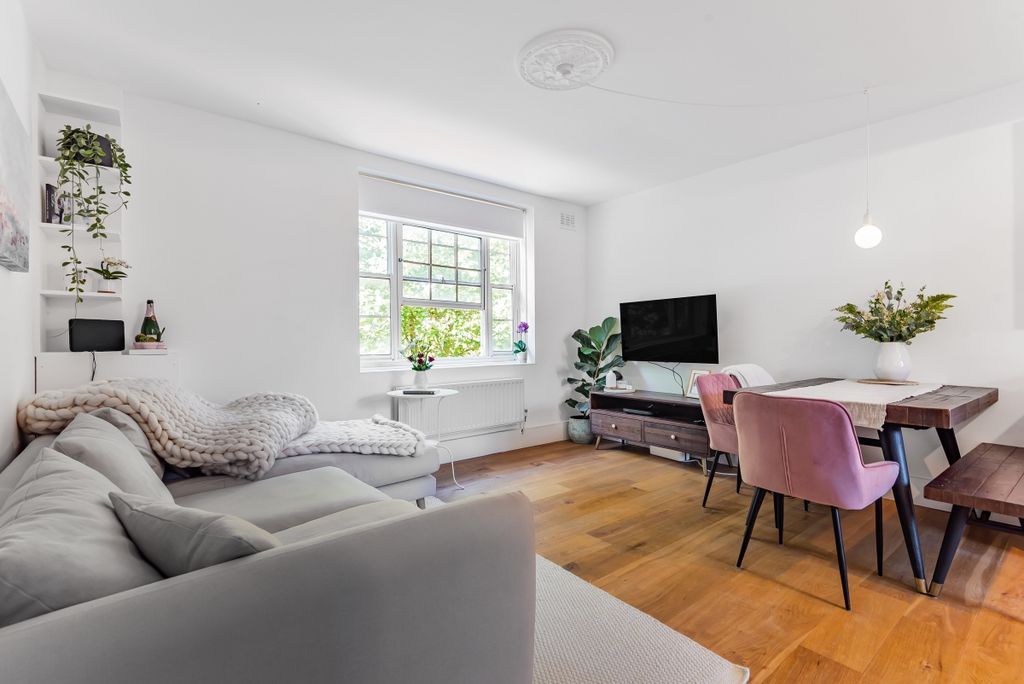 Property photo 1 of 15 889131 (2)