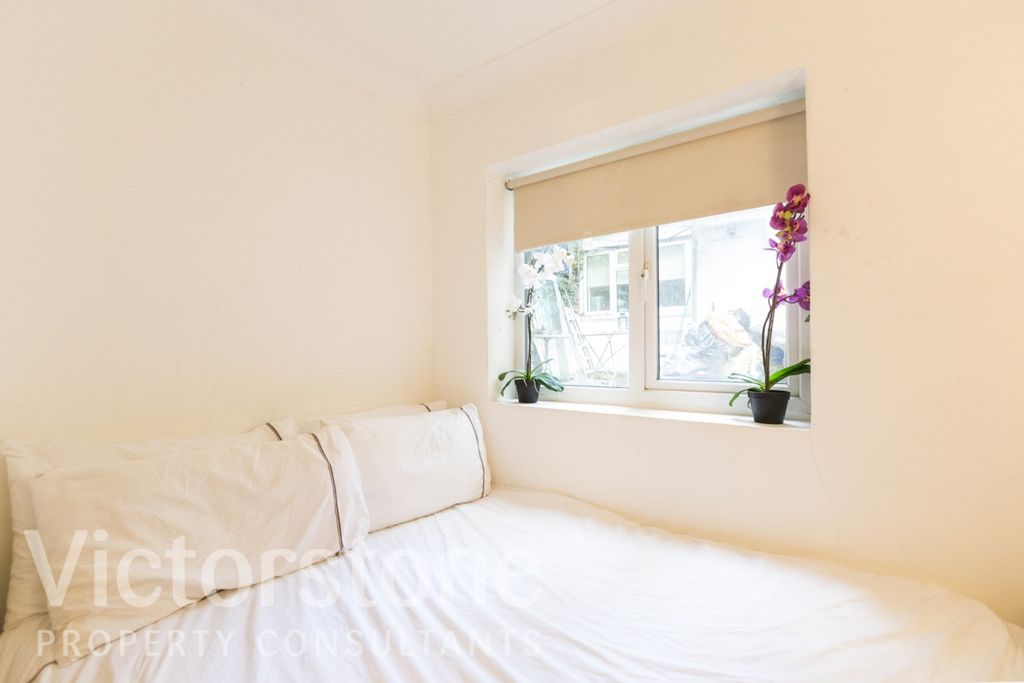 Property photo 3 of 8 1308675