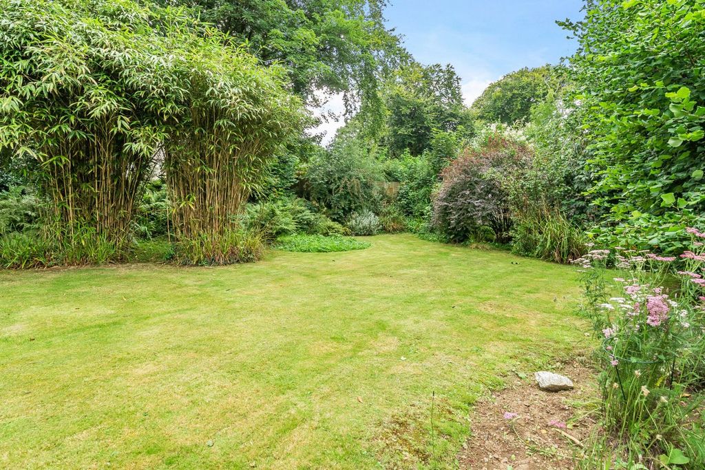 Property photo 3 of 32
