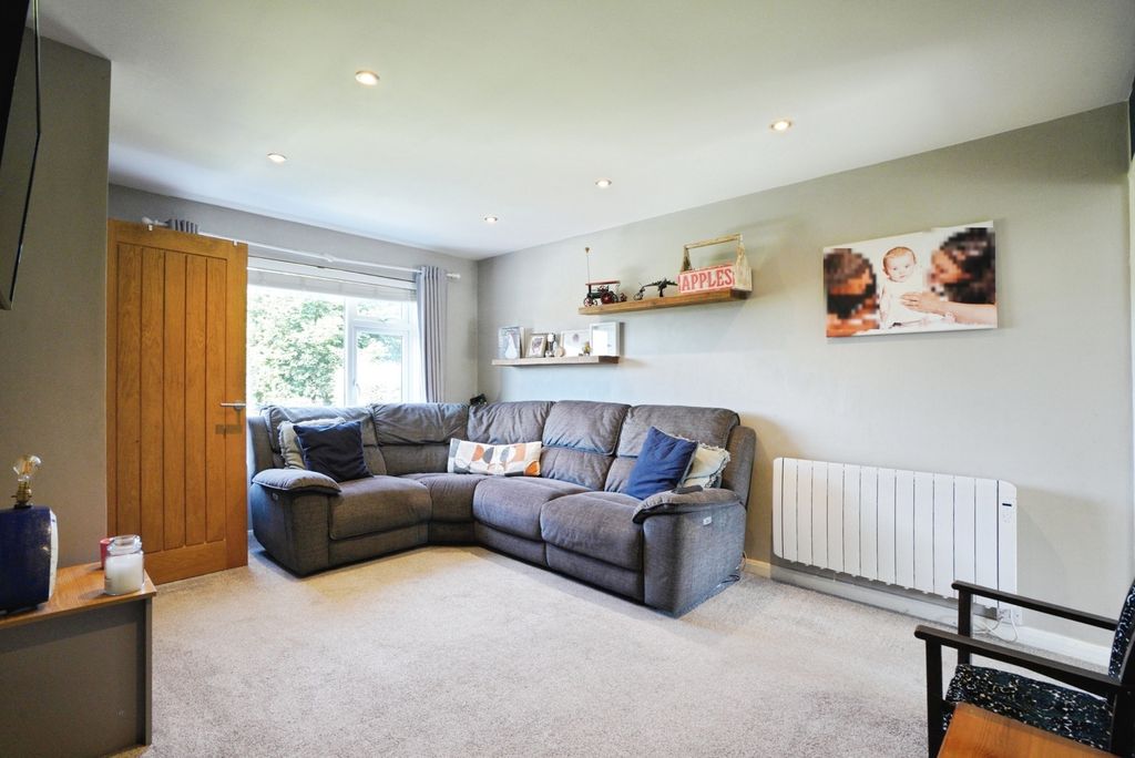 Property photo 3 of 16 Pbox-Img.Jpg