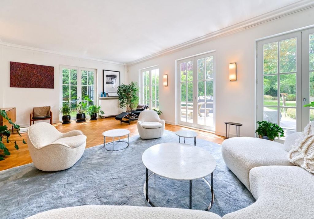 Property photo 3 of 33