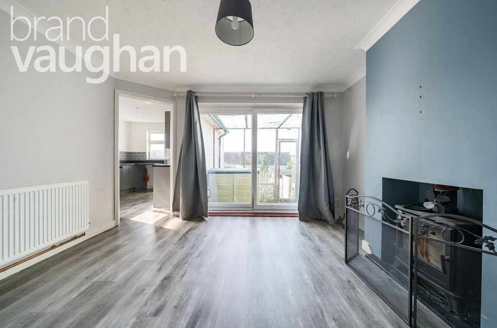 Property photo 3 of 10 Living Room