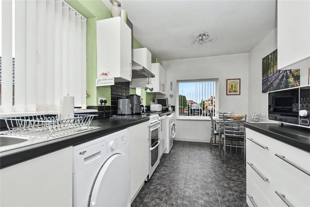 Property photo 3 of 29 Picture No. 08