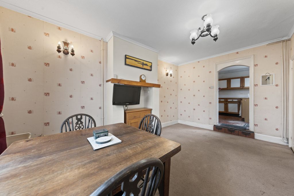 Property photo 2 of 24