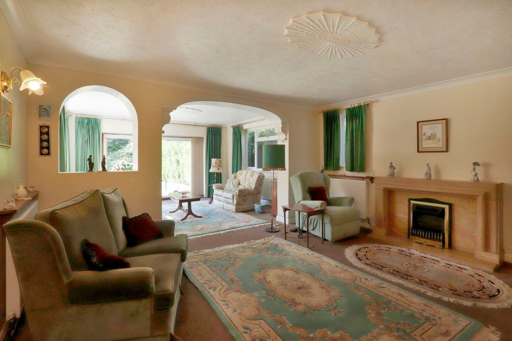 Property photo 3 of 19