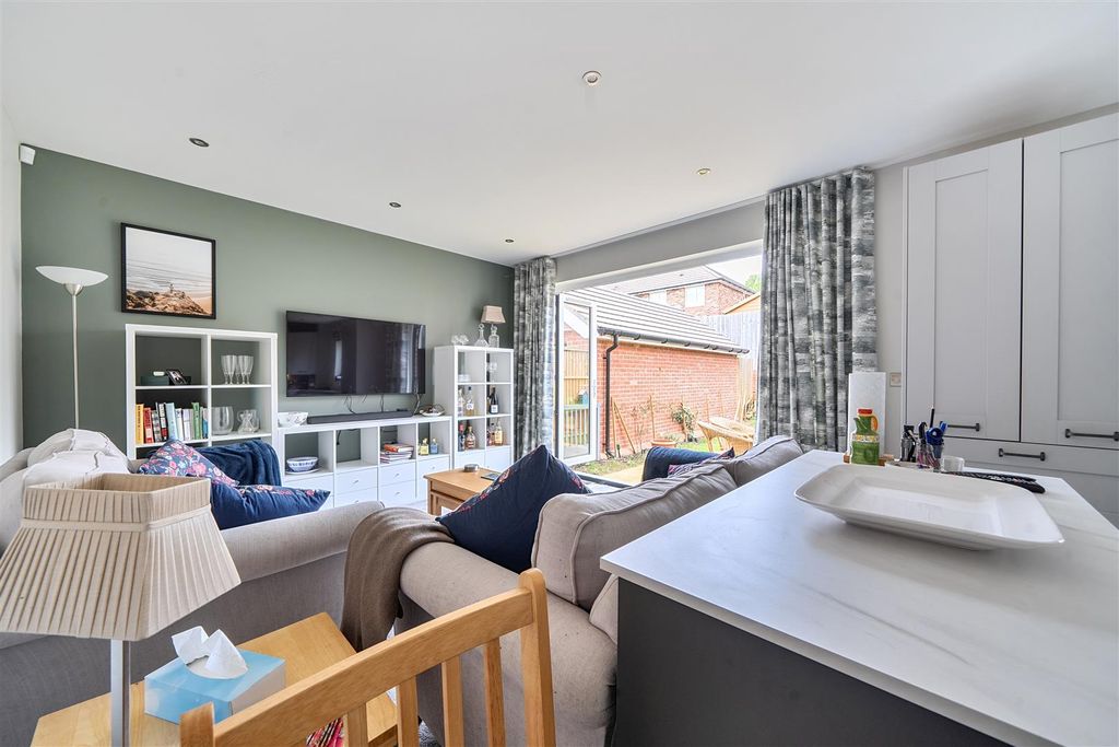 Additional image 8 of 3 bed property for saleLowsley Farm Drive, Liphook GU30
