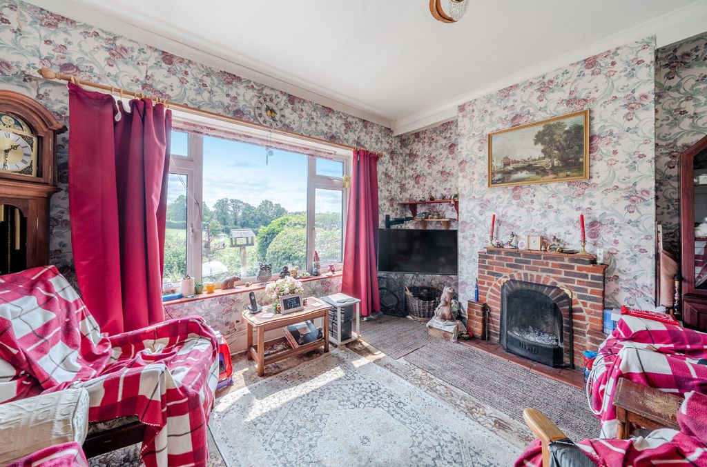 Property photo 2 of 15 1495621-1-6A5F704...