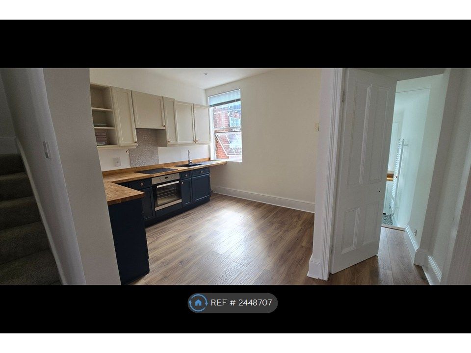 Property photo 2 of 13 Kitchen (3.4x3.2m)