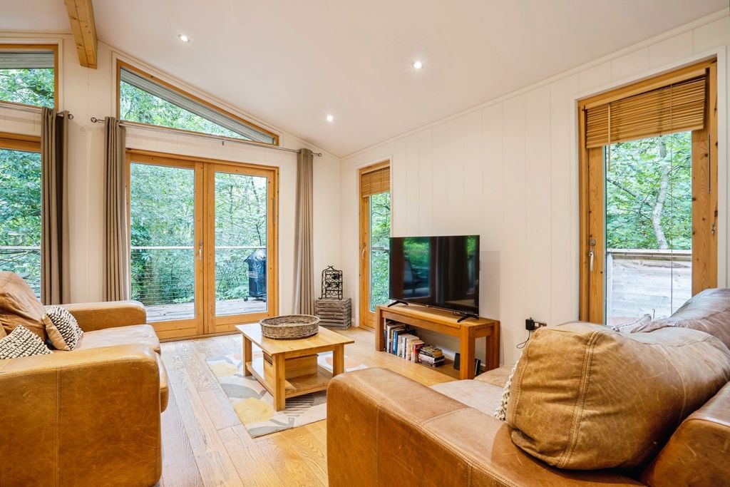 Property photo 3 of 17 Open Plan