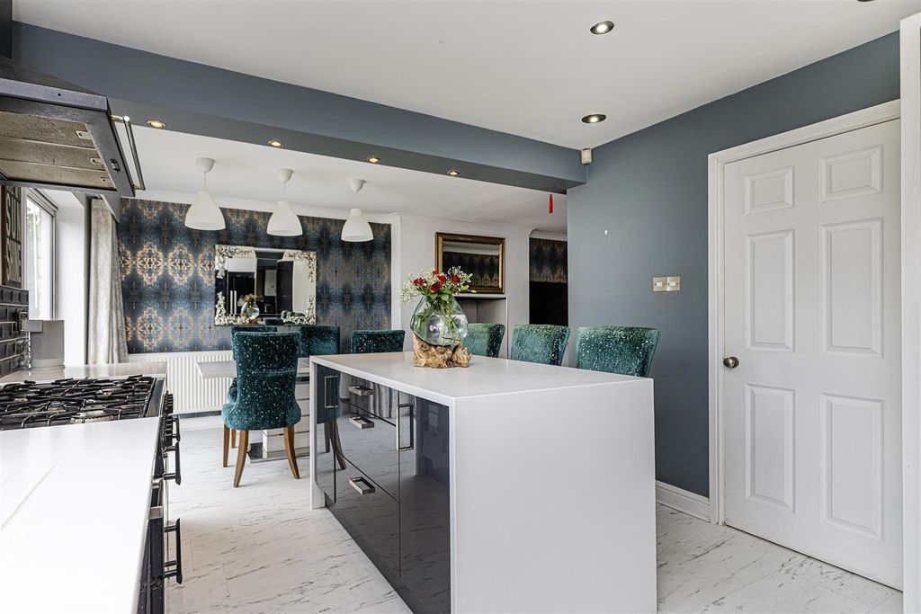 Property photo 2 of 48 Kitchen/Living Diner