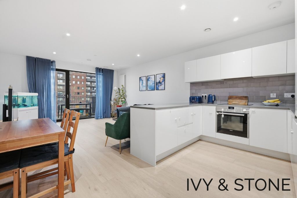 Property photo 3 of 20 4714164