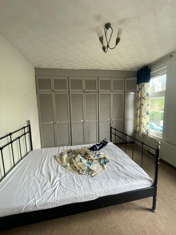 Property photo 1 of 4