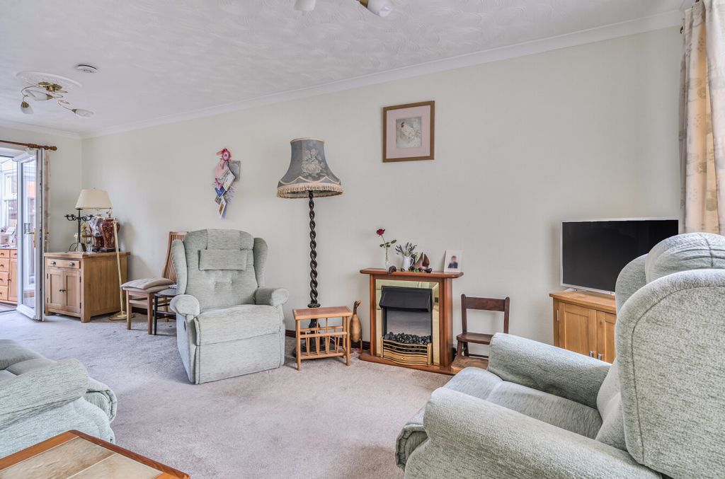 Property photo 3 of 18 Living/Dining Room