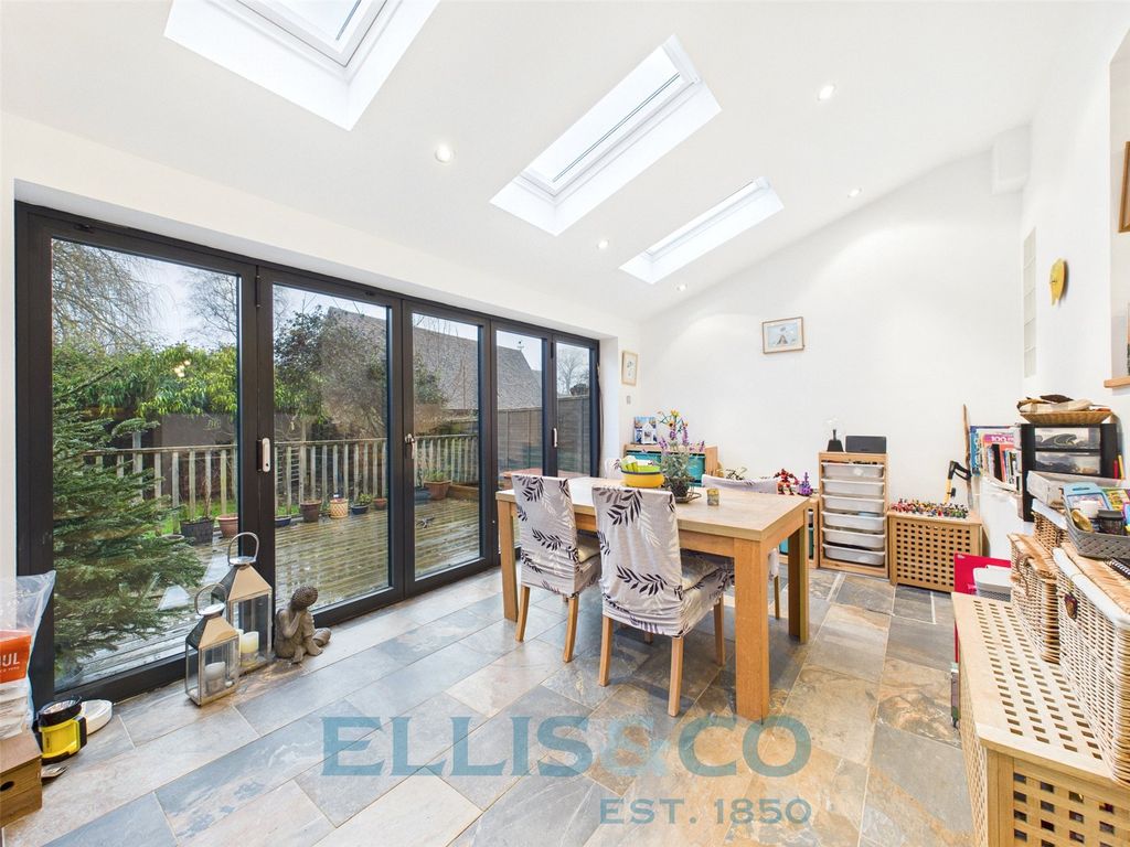 Property photo 1 of 14 Picture No. 24