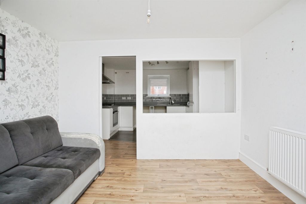 Additional image 8 of 2 bed flat for saleDoyle Close, Rugby CV21
